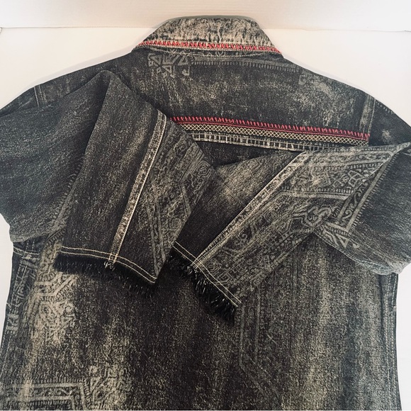 Chico’s Women's Faded Black Embroidered Designed Jean Denim Jacket Size 1 Medium - Picture 16 of 16